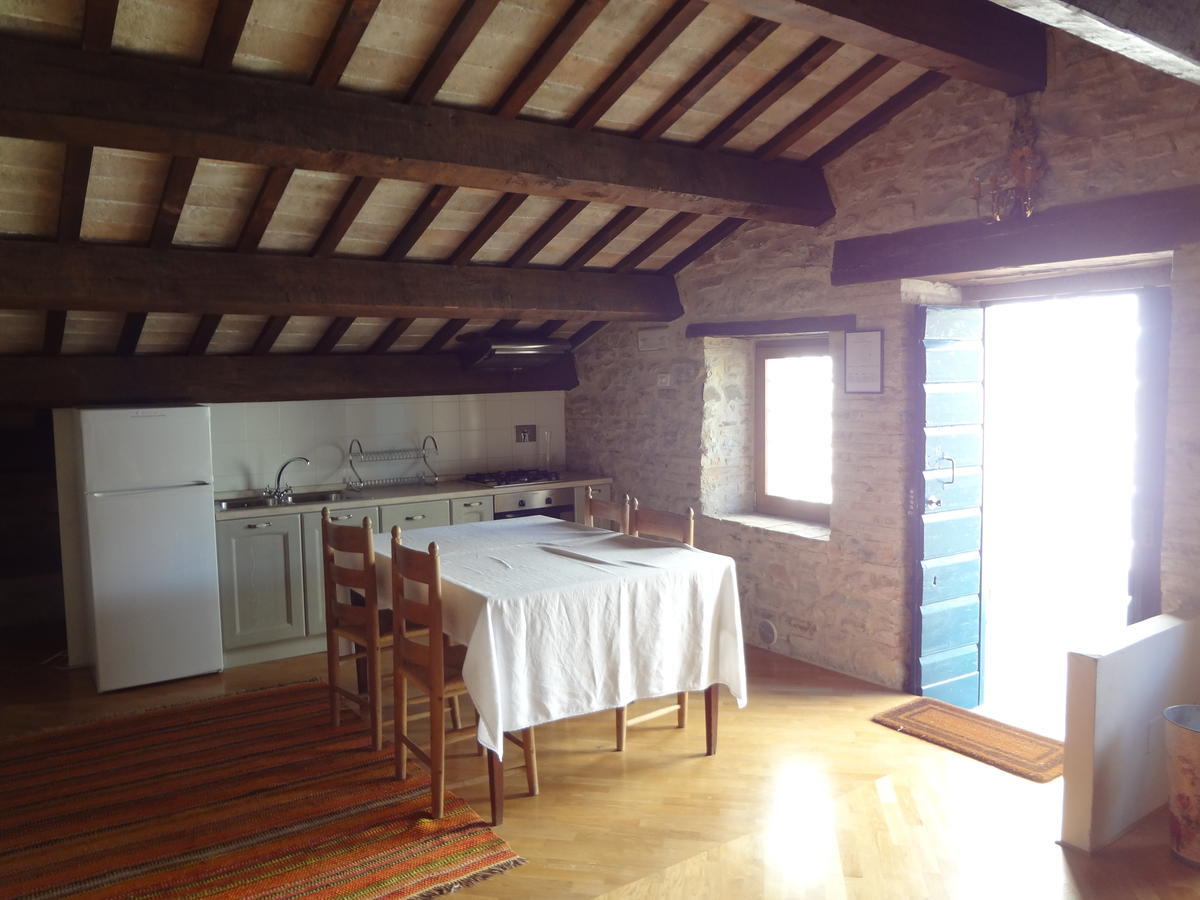 Castello Di Magrano Guest House Carbonesca Exterior foto